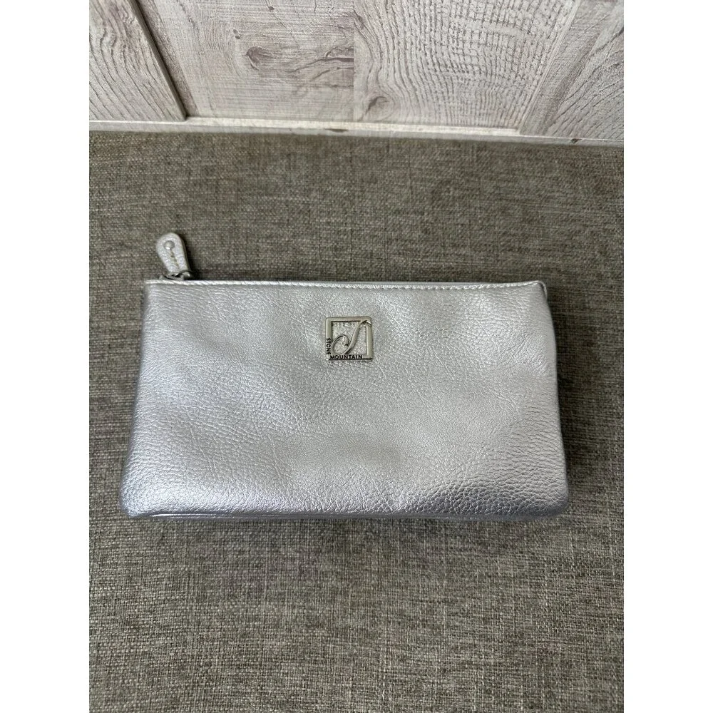 Stone Mountain Metallic Silver Crossbody Bag With Adjustable Strap & Card Slots - Picture 12 of 12